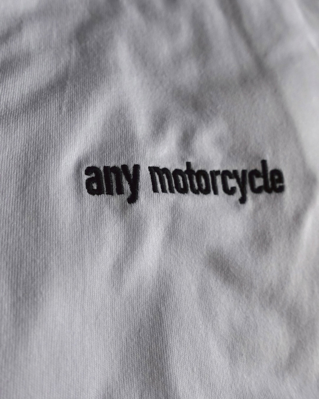 any motorcycle 刺繍ロゴTシャツ/White