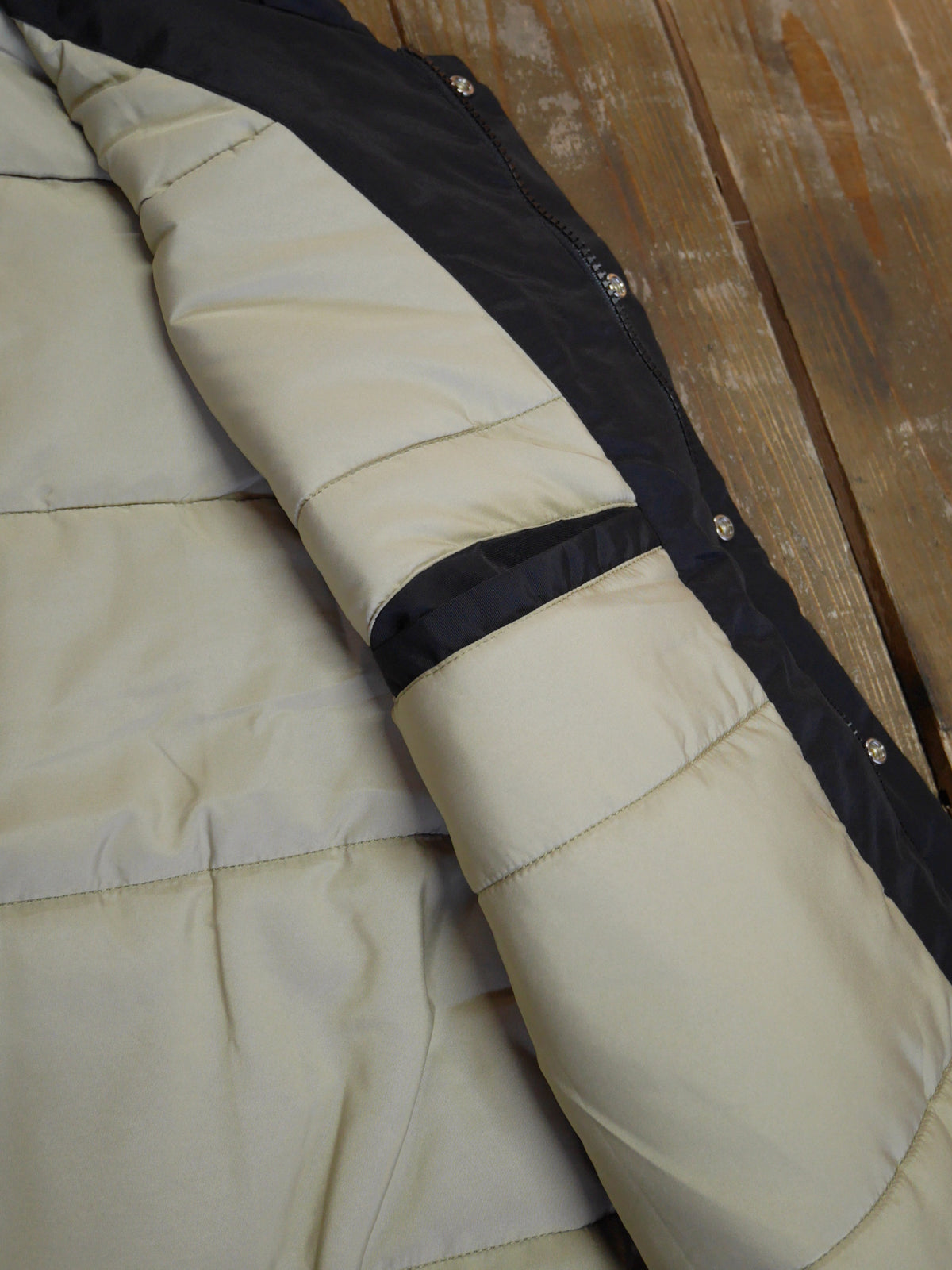 Vin&Age | TYPE VTJ11 NYLON PUFFER VEST - Black