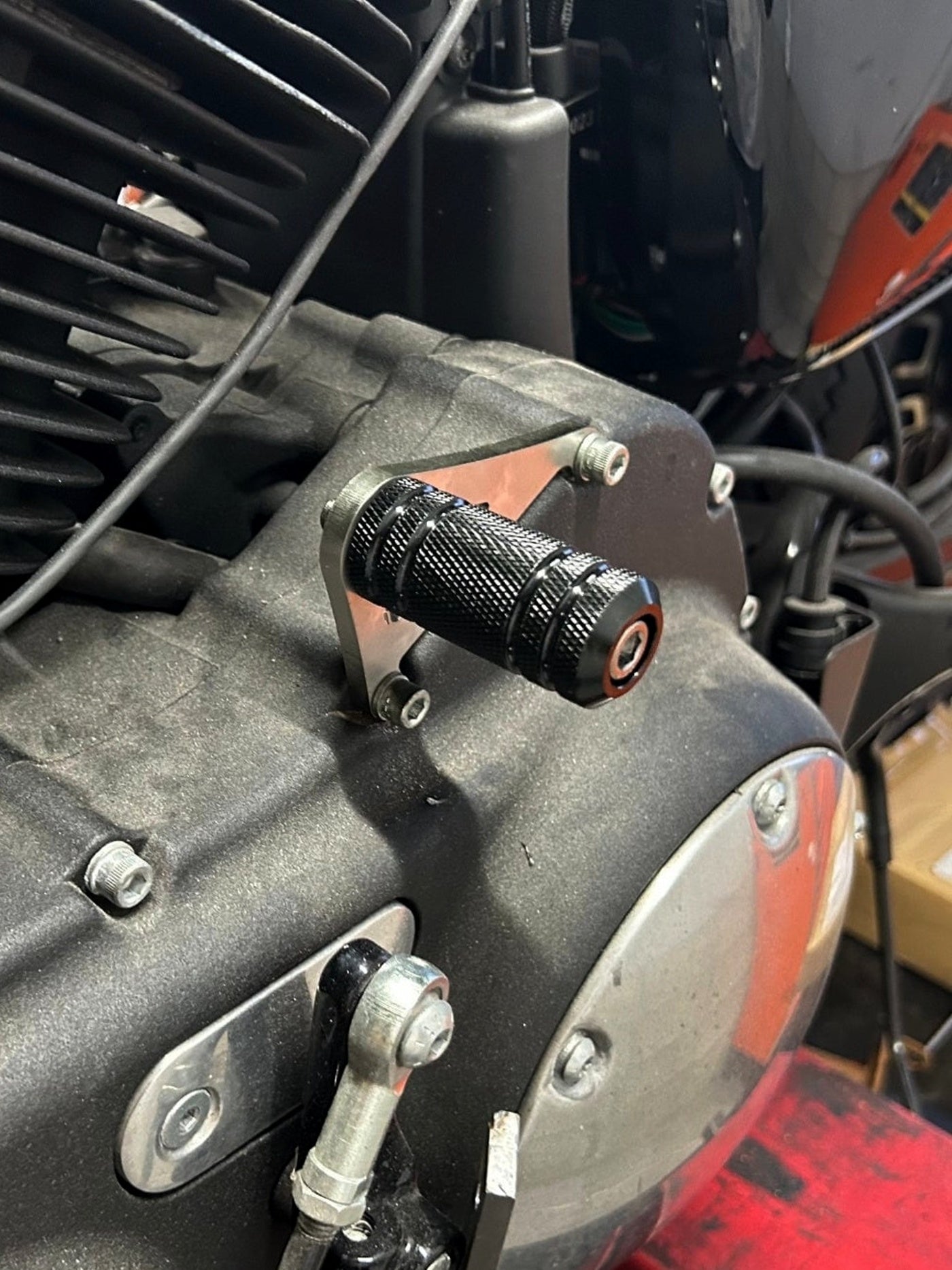 【受注販売】かんたんアニキステップ(2004年式以降のスポーツスター用)　[Made to Order] Easy Aniki Step (for 2004 and later Harley Davidson Sportster)