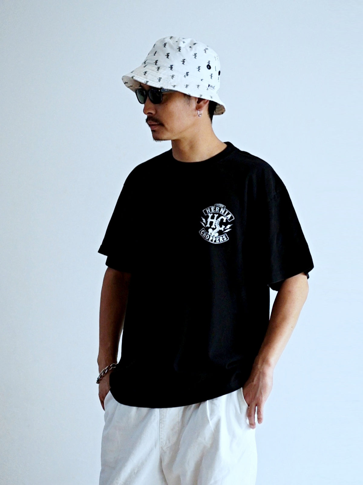 FORNOW | HERNIA CHOPPERS "KEEP ROLLIN" TEE - Black