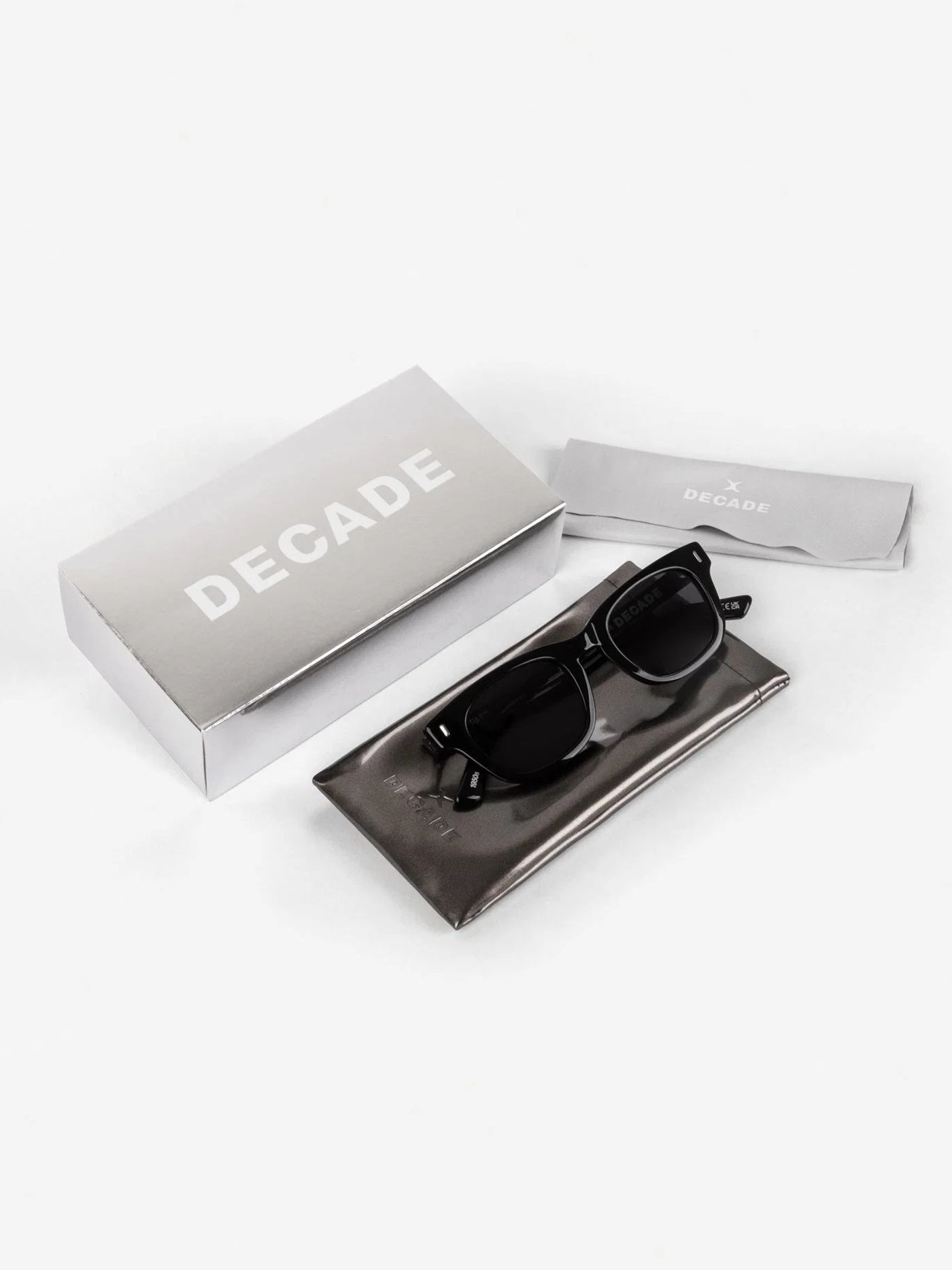 DECADE EYEWEAR | BIG EARL 50s - GLOSS BLACK/RED