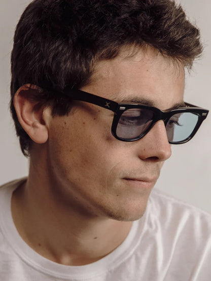 DECADE EYEWEAR | MELVIN 80s - GLOSS BLACK/BLUE