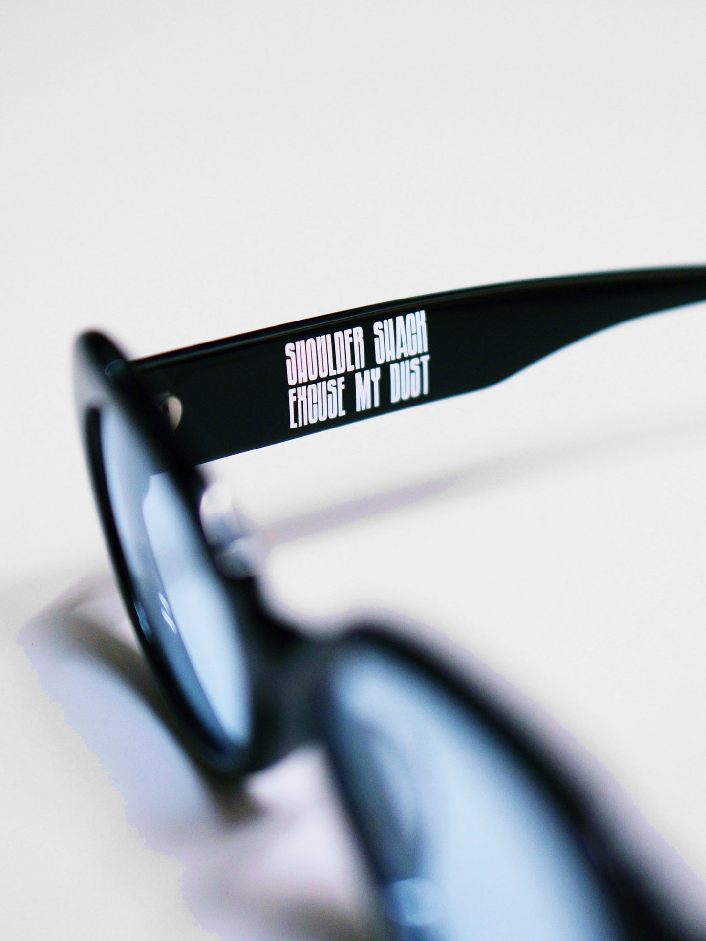 OVAL SHADE - Black/Light Blue