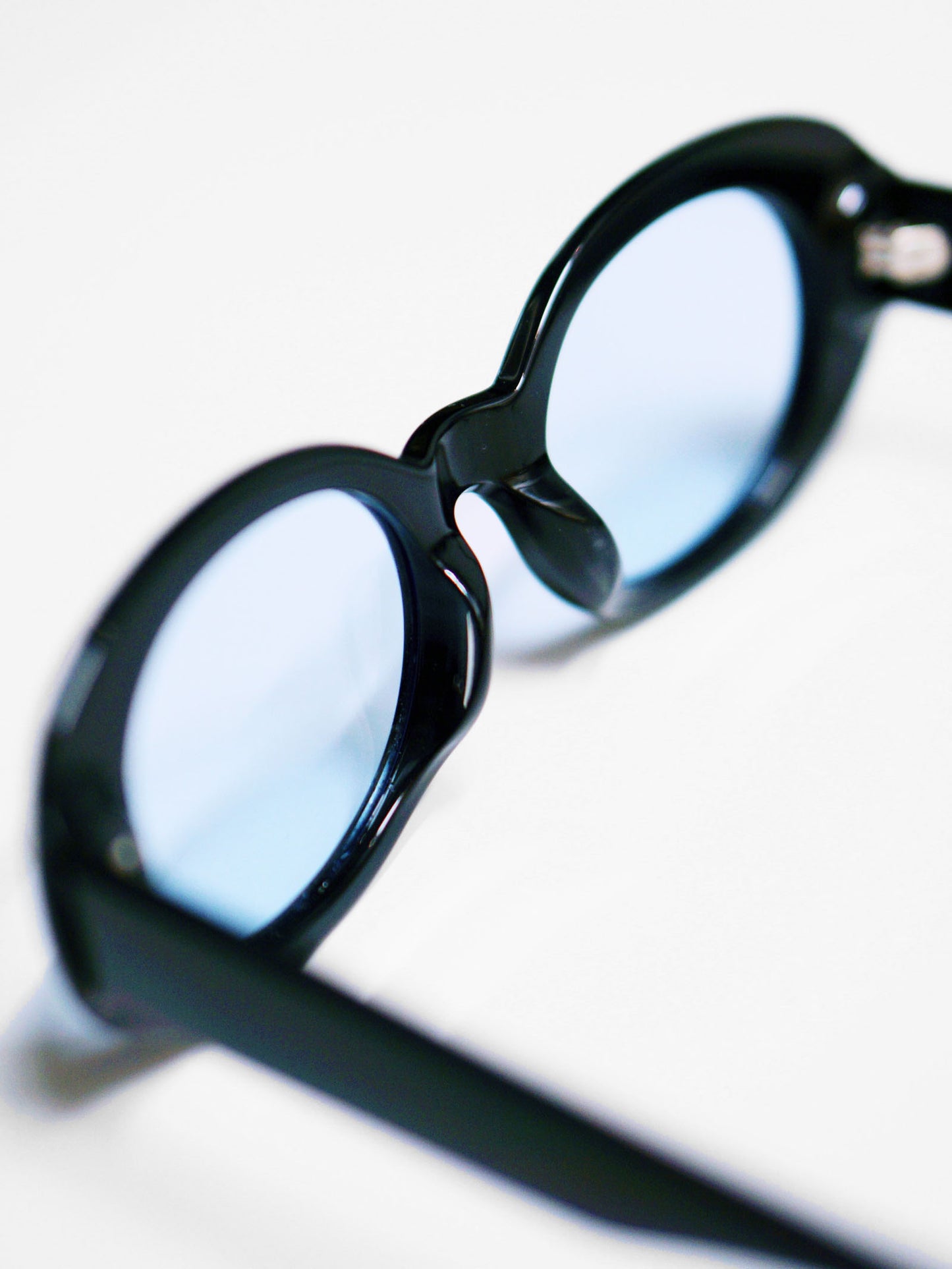 OVAL SHADE - Black/Light Blue