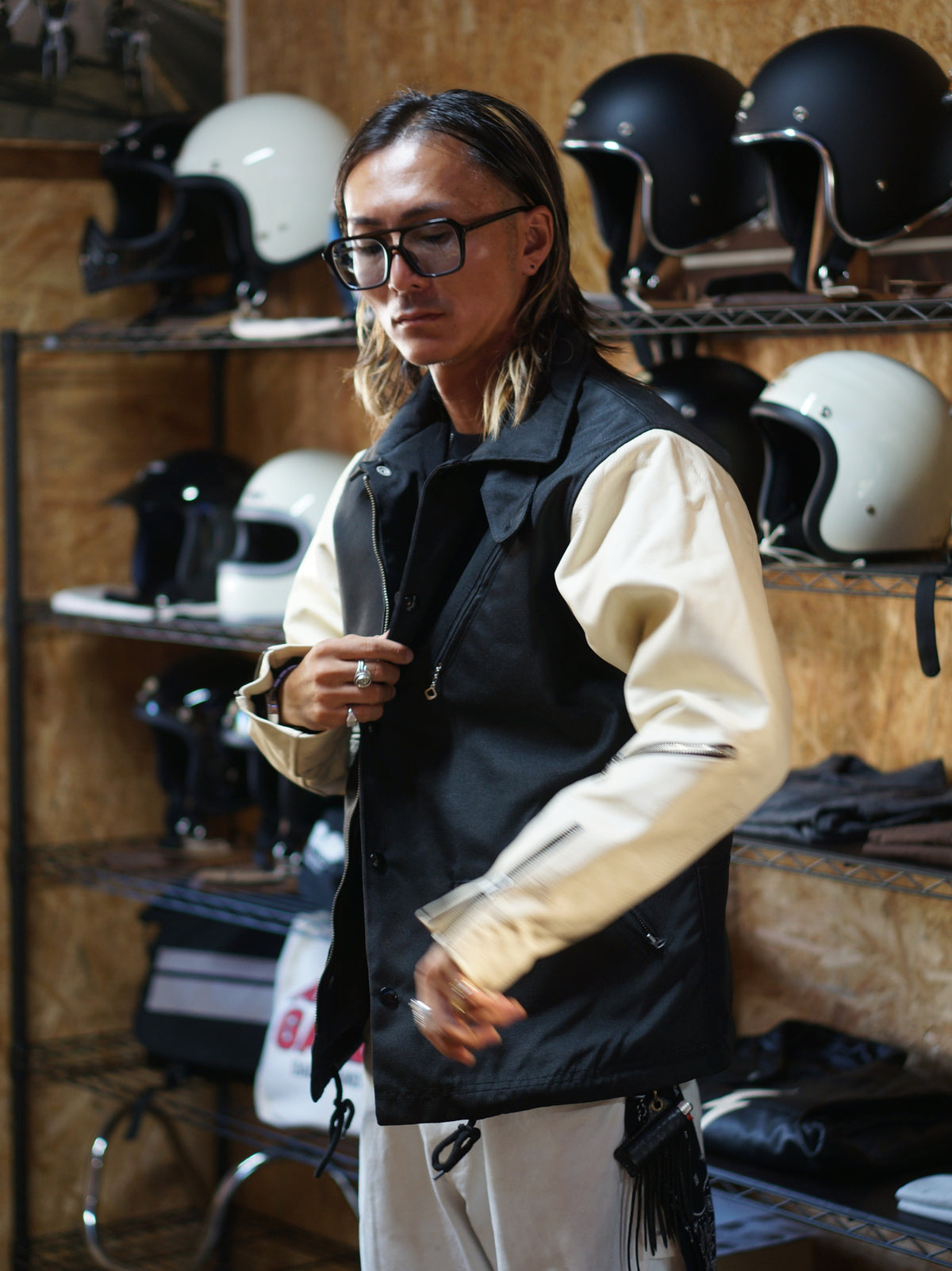 Vin&Age | TYPE VTJ2_26 COACH RIDERS - Black/Ivory