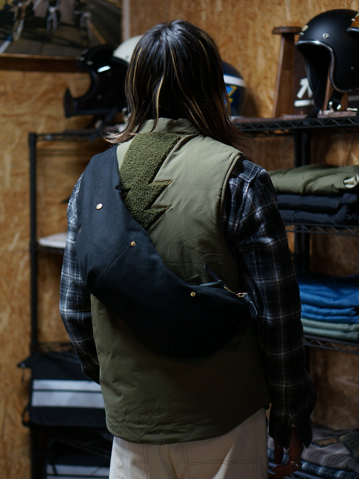 Vin&Age | TYPE VBG10 CANVAS SHOULDER BAG - Brown
