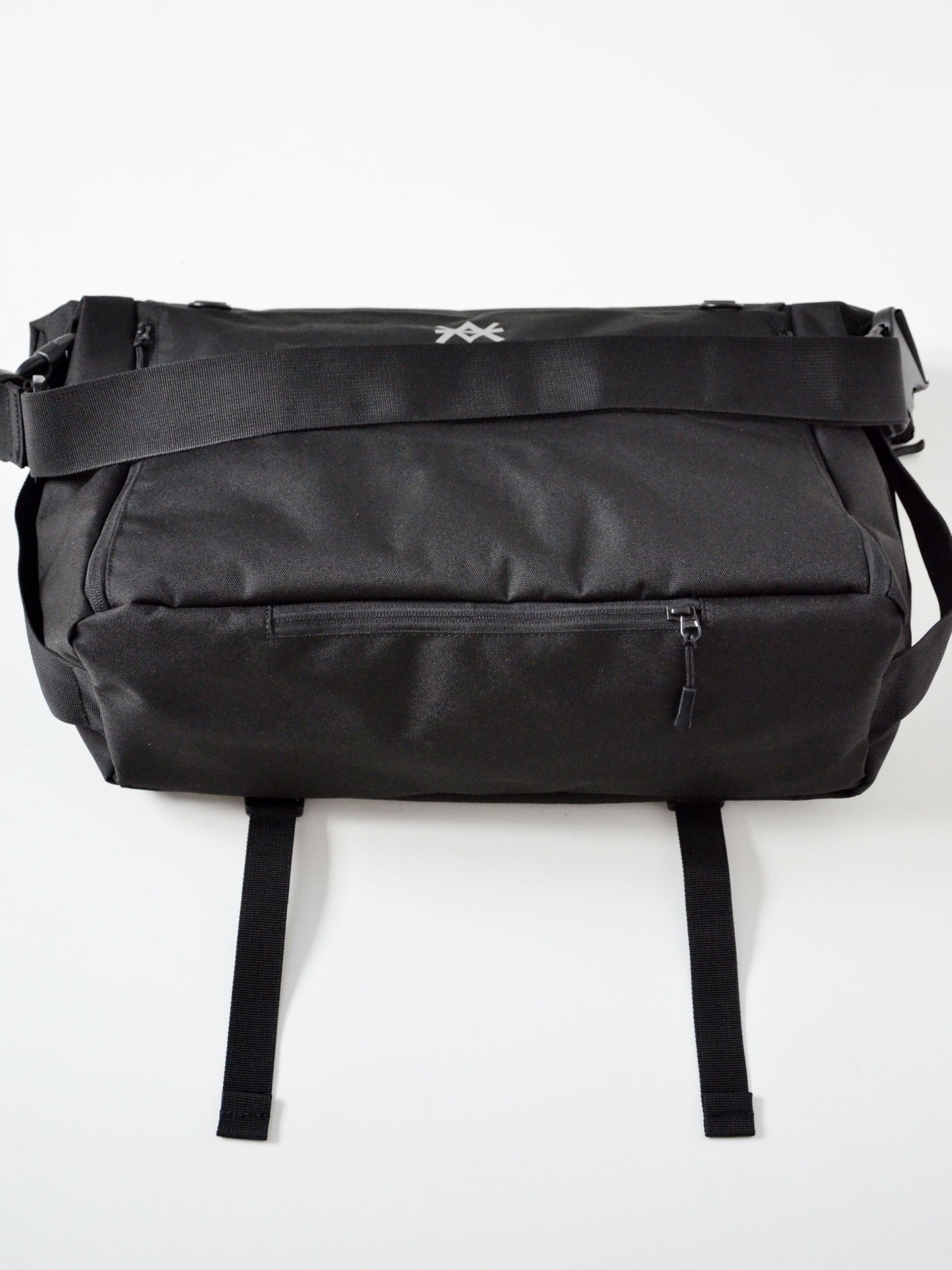EMD REFLECTLINE MESSENGER BAG
