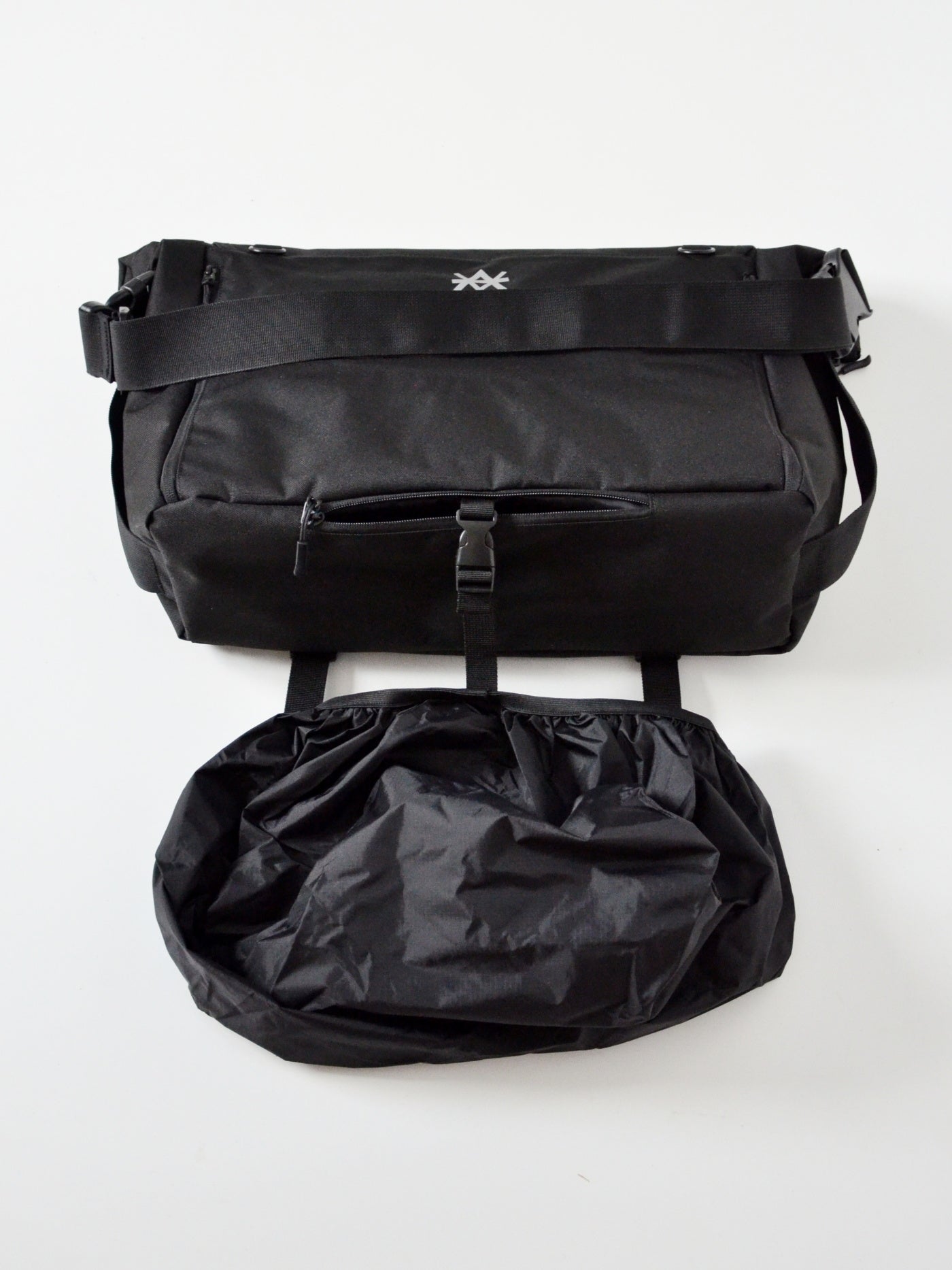 EMD REFLECTLINE MESSENGER BAG