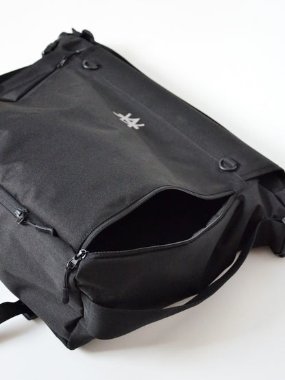 EMD REFLECTLINE MESSENGER BAG