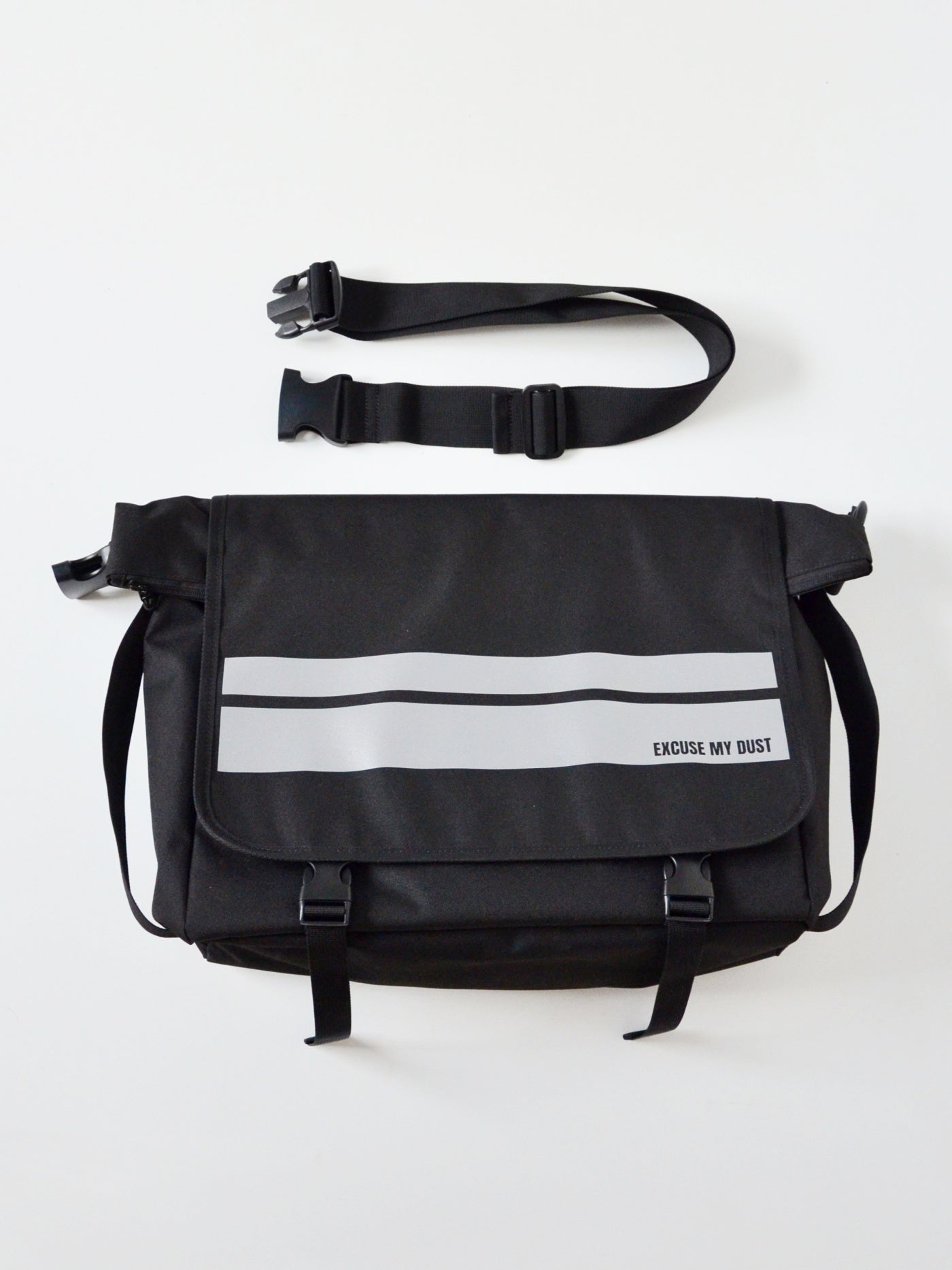 EMD REFLECTLINE MESSENGER BAG
