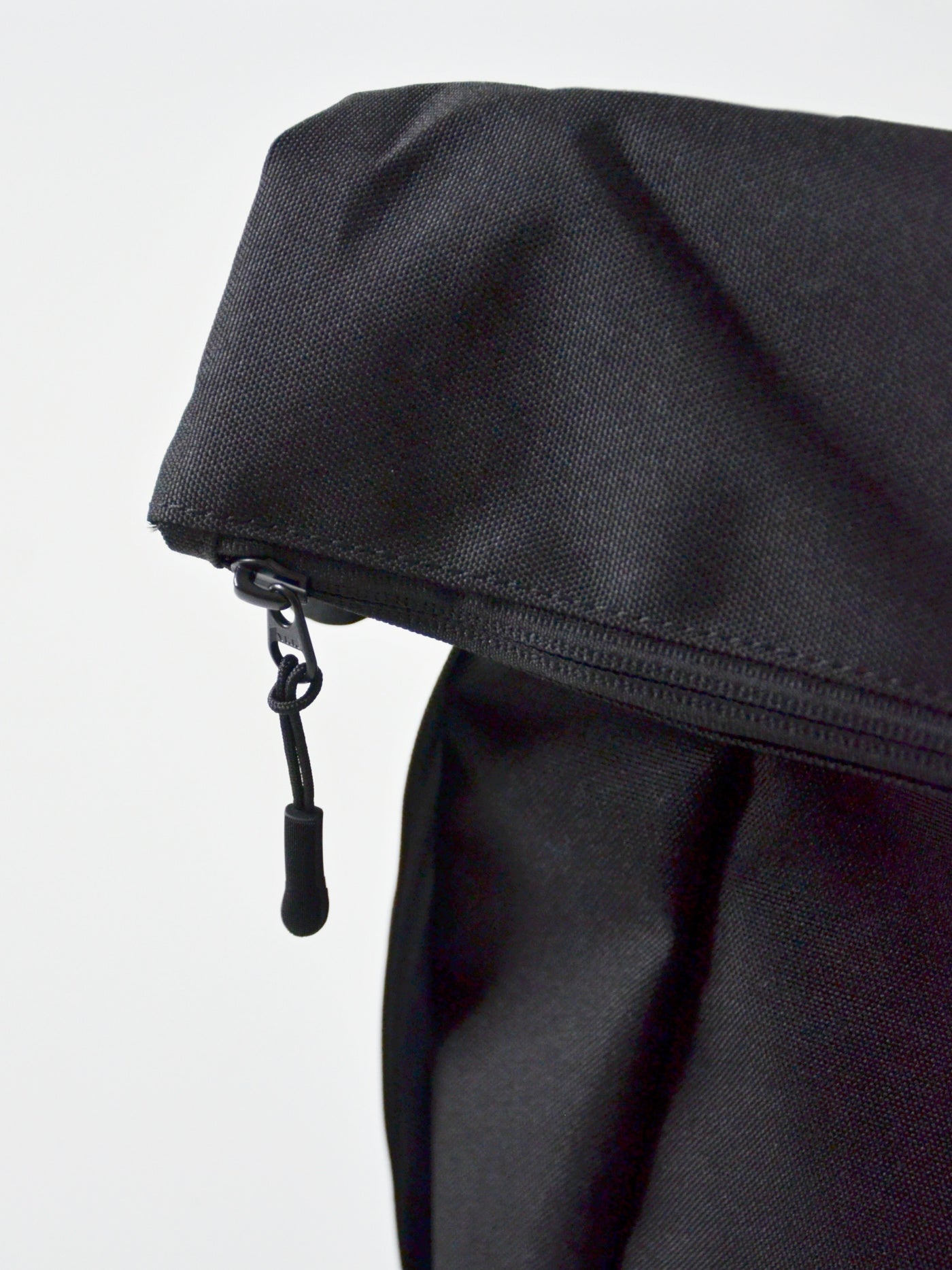 EMD REFLECTLINE MESSENGER BAG