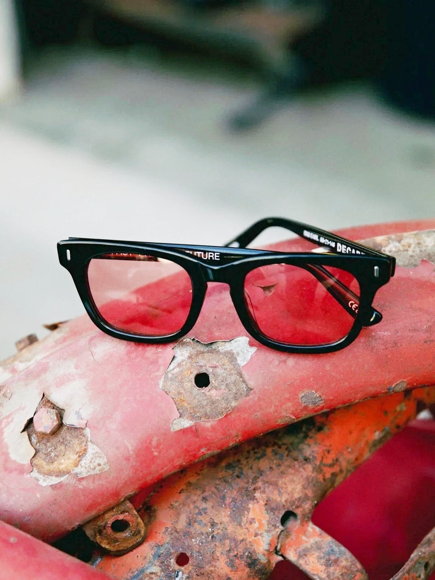 DECADE EYEWEAR | BIG EARL 50s - GLOSS BLACK/RED