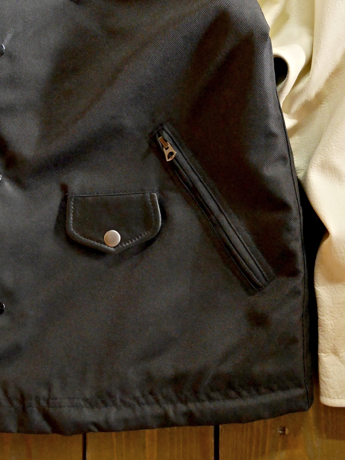 Vin&Age | TYPE VTJ2_26 COACH RIDERS - Black/Ivory