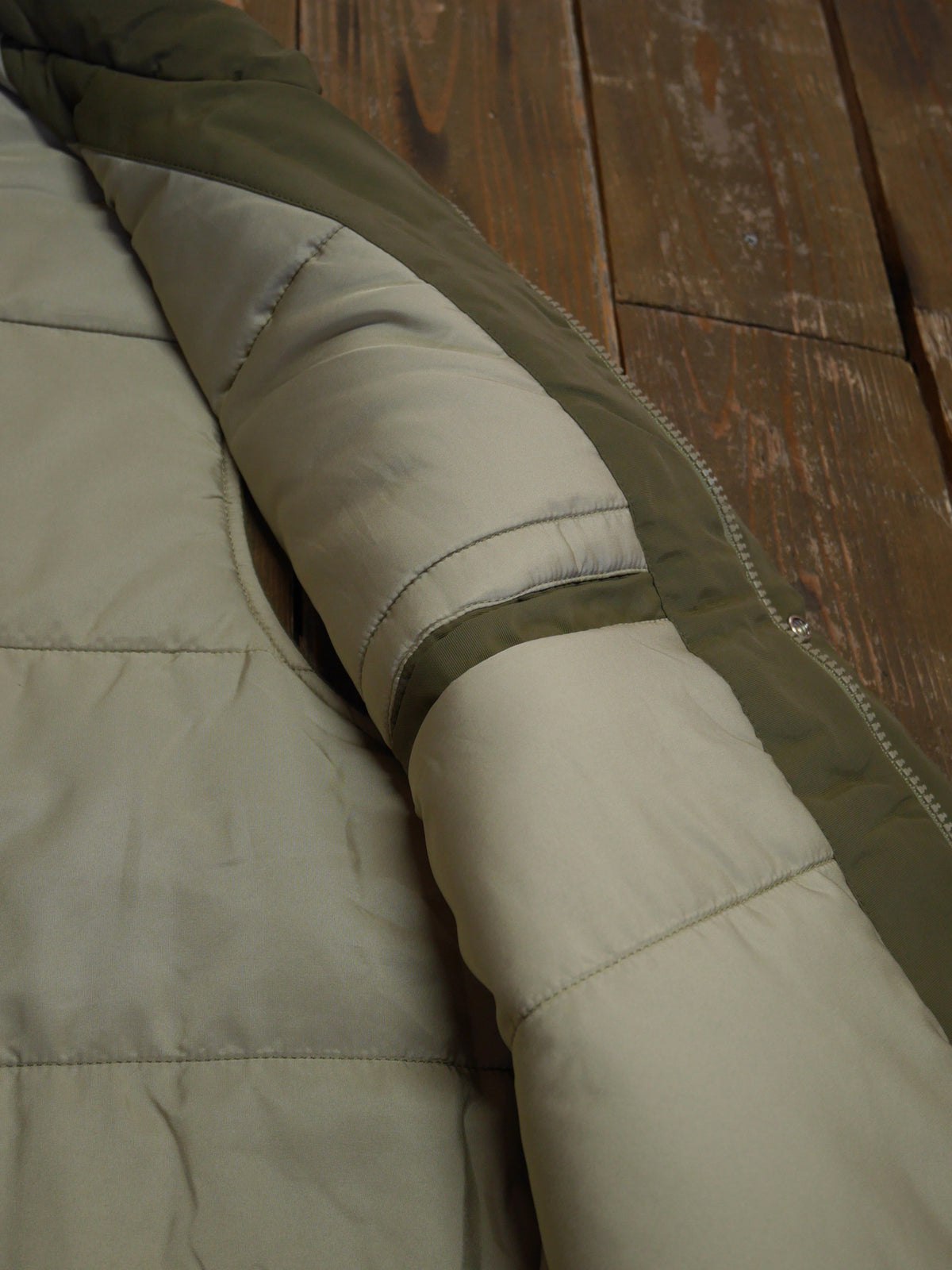 Vin&Age | TYPE VTJ11 NYLON PUFFER VEST - Khaki