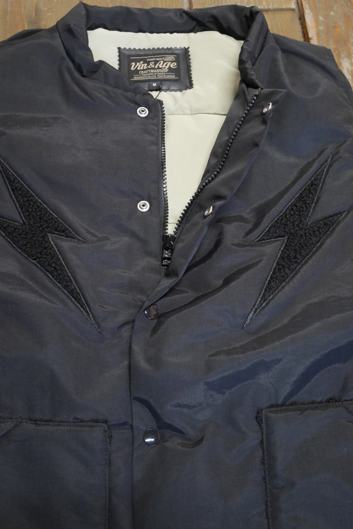 Vin&Age | TYPE VTJ11 NYLON PUFFER VEST - Black