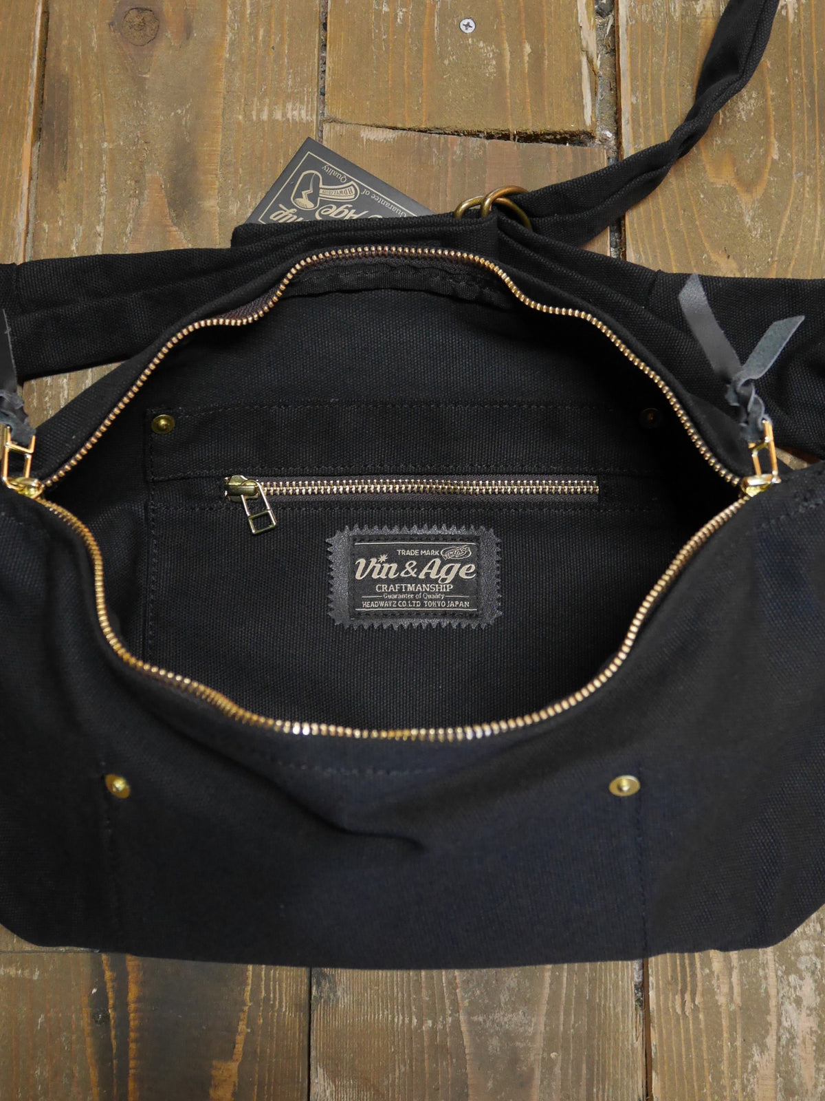 Vin&Age | TYPE VBG10 CANVAS SHOULDER BAG - Black