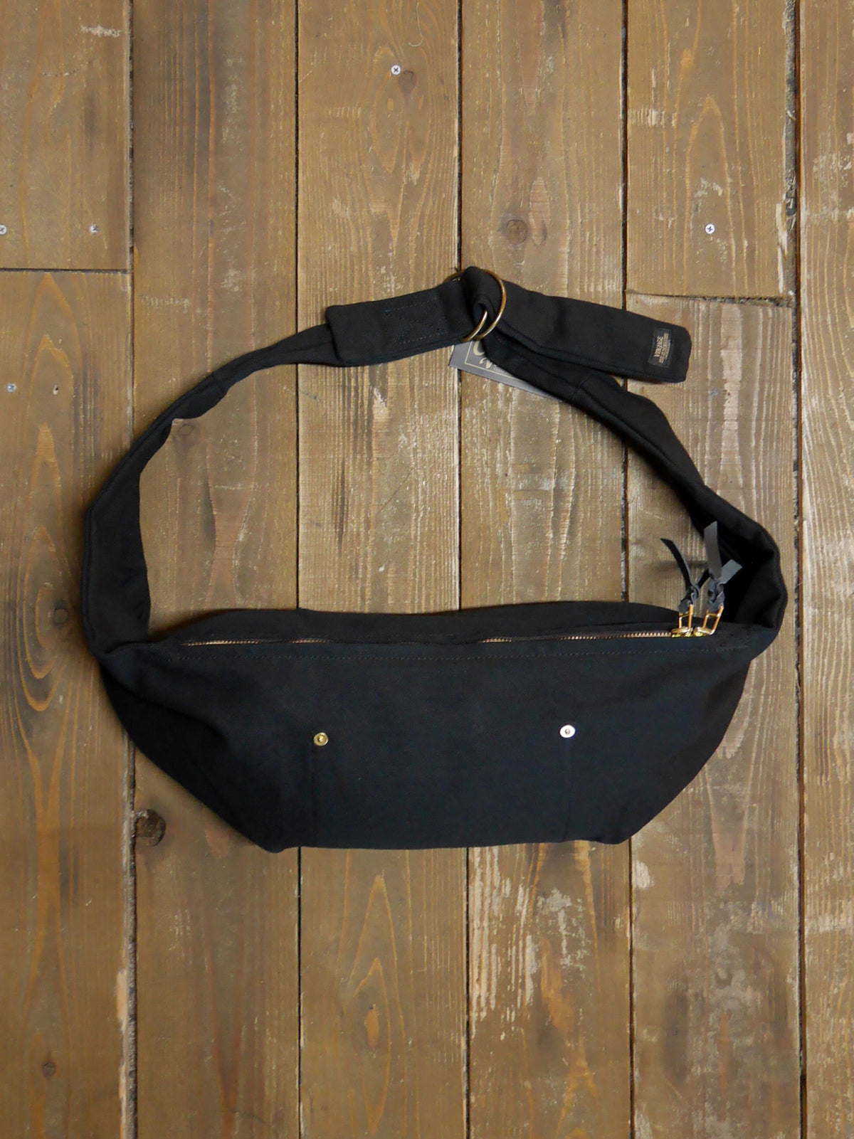 Vin&Age | TYPE VBG10 CANVAS SHOULDER BAG - Black