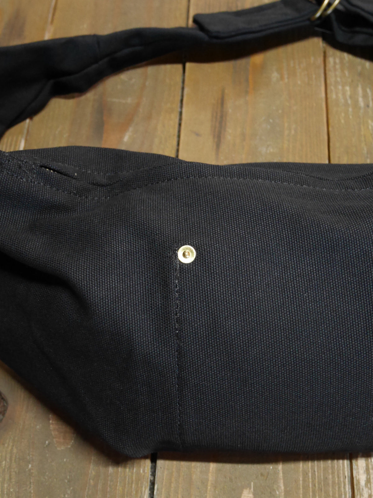 Vin&Age | TYPE VBG10 CANVAS SHOULDER BAG - Black