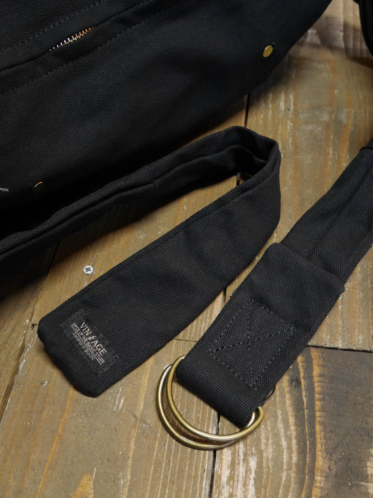 Vin&Age | TYPE VBG10 CANVAS SHOULDER BAG - Black