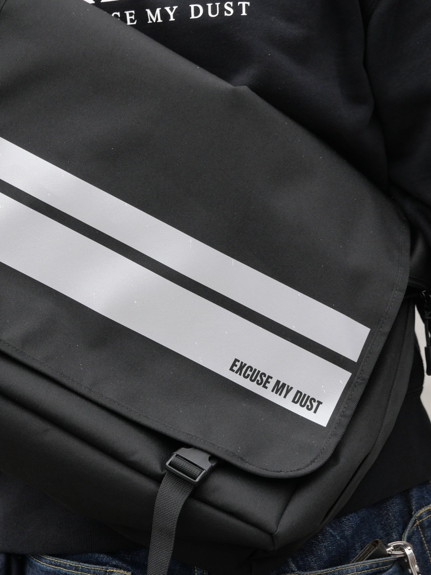 EMD REFLECTLINE MESSENGER BAG